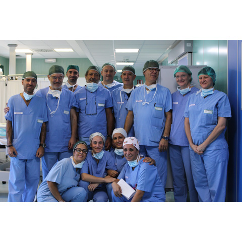 L'equipe dell'ospedale Giovanni Paolo II di Olbia che ha eseguito l'intervento
