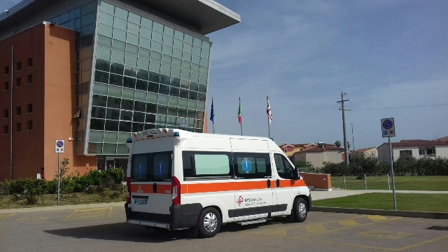 La nuova ambulanza per La Maddalena